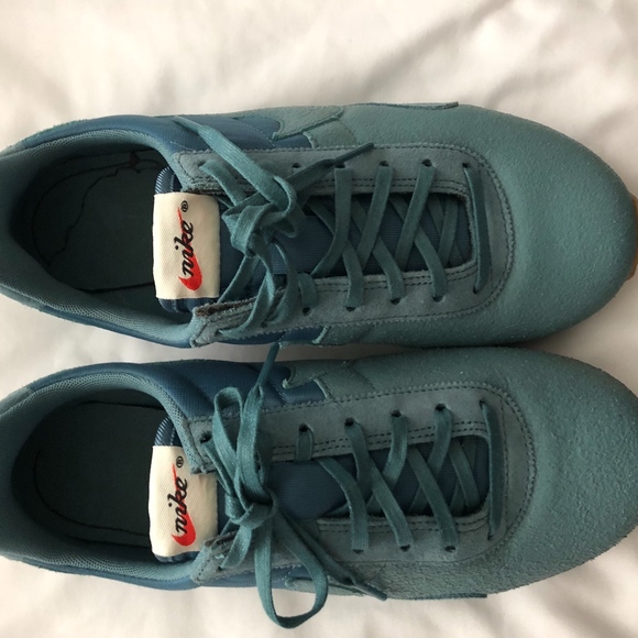 Nike trainers - Picture 1 of 4